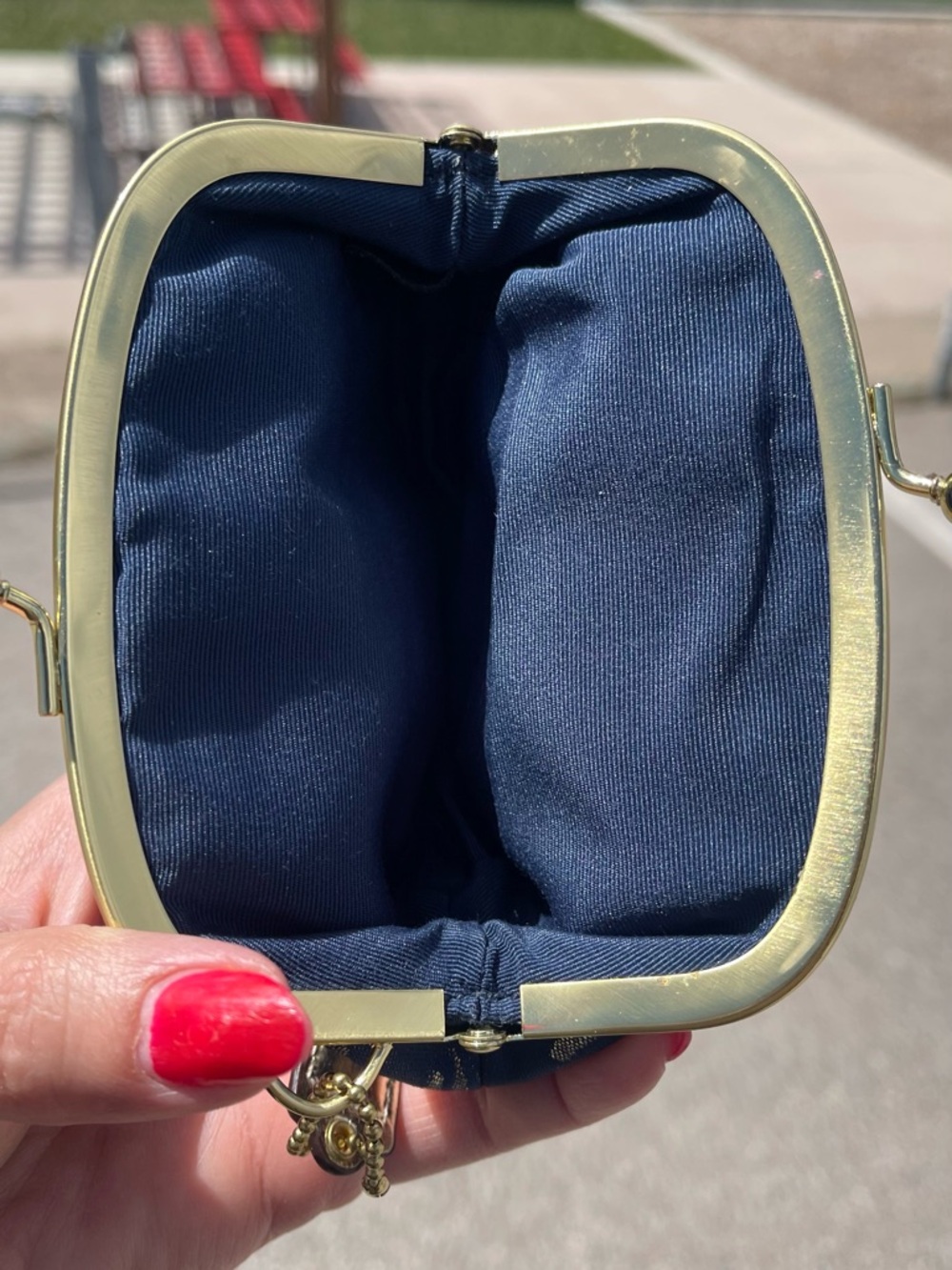 Coach Poppy Y2K Script Kiss-Lock Coin Pouch Like NEW - Picture 5 of 6